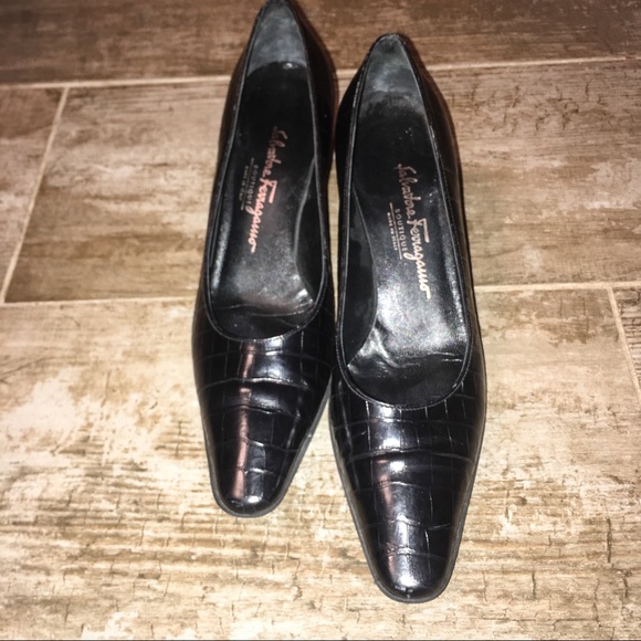 Ferragamo Black Croc Embossed Kitten Heels Sz 7.5B - Picture 3 of 8